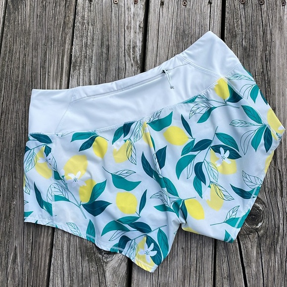 Oiselle Roga Shorts - Picture 3 of 4